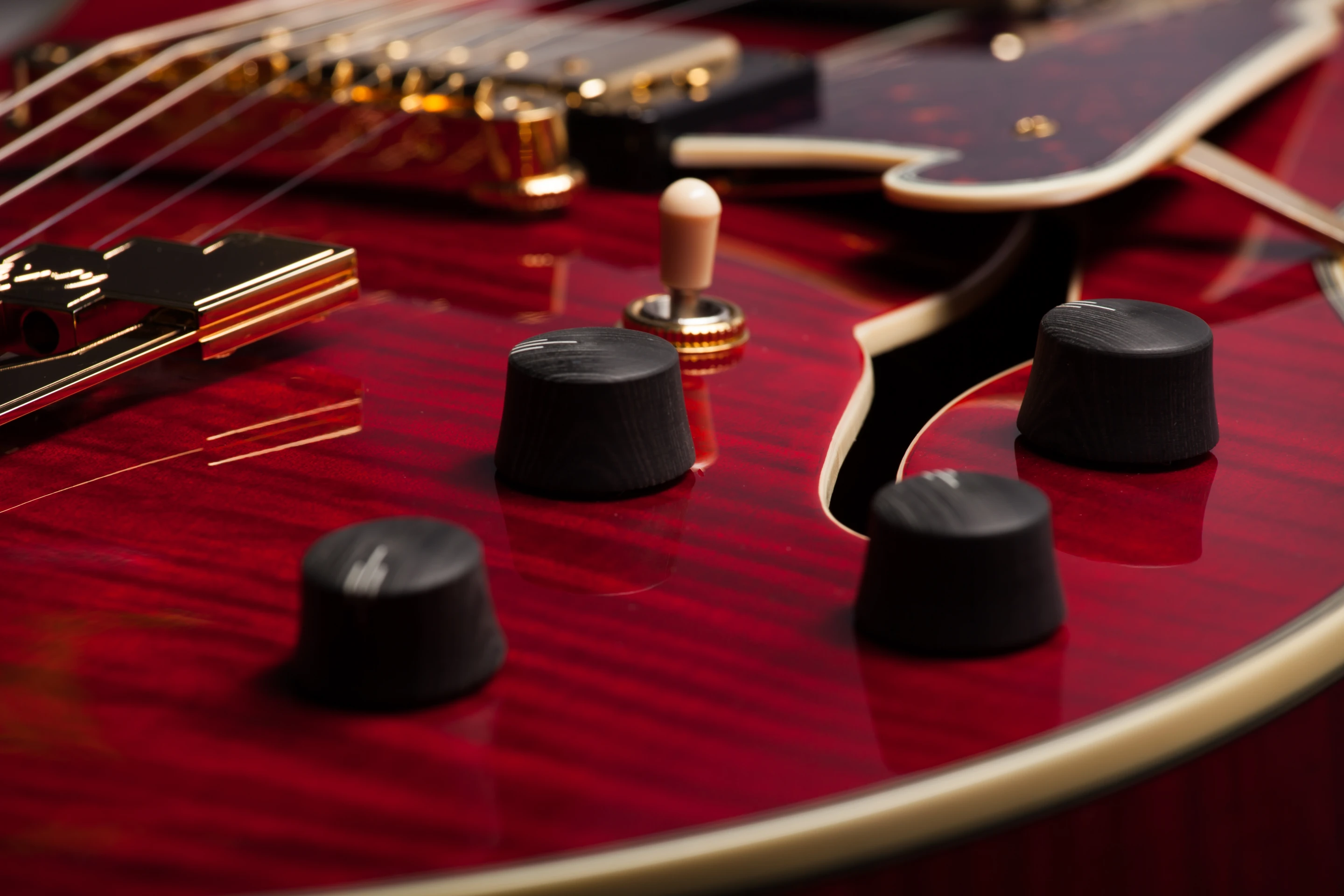 Detailing of the D'Angelico EX-DC reissue guitar