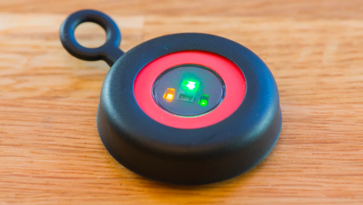 The Moon HR puck fits into a rubber holder, which in turn attaches to the inside of the sweatband