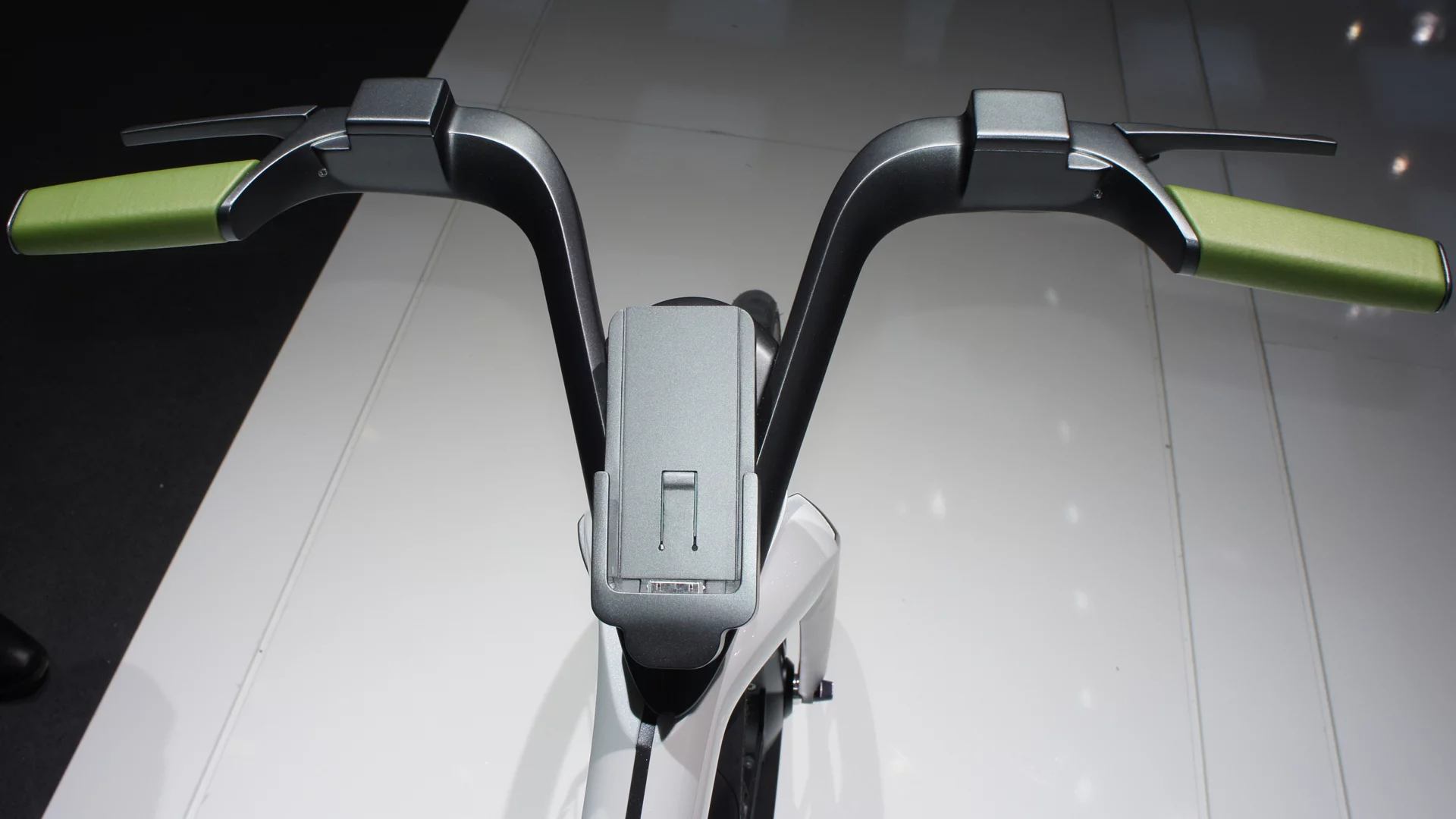 The smartphone's trip computer interface advises the rider of battery status, current and average speed and also includes a heart-rate monitor and navigation system