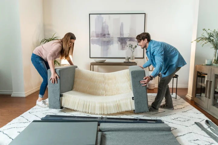 Elephant in a Box sofas are able to expand and recover their shape after being unpacked