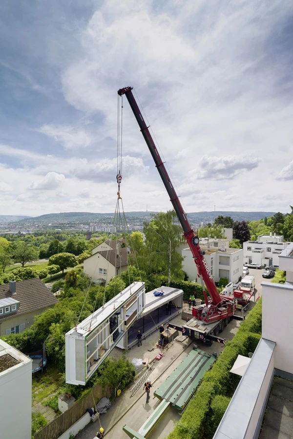 Aktivhaus B10 was constructed on site in a single day (Image: Zooey Braun)