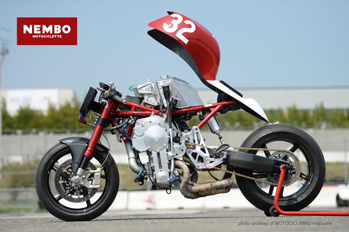 Lifting up the bodywork reveals small bits of trellis frame