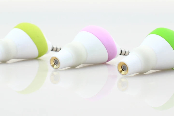 The compact Tympani smart thermometer doesn't require batteries