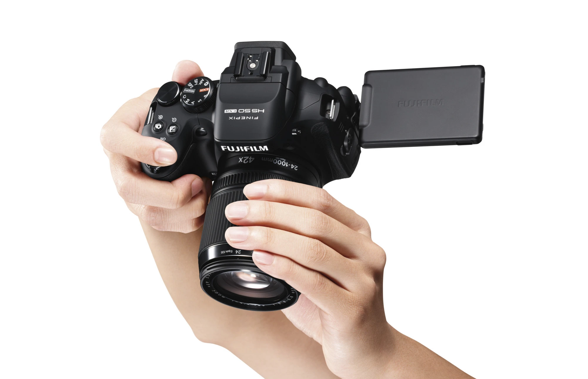 The HS50EXR features the company's latest 16 megapixel 1/2-inch EXR CMOS II sensor with phase detection pixels and fast EXR Processor II that give the camera a world-beating autofocus time of 0.05 seconds