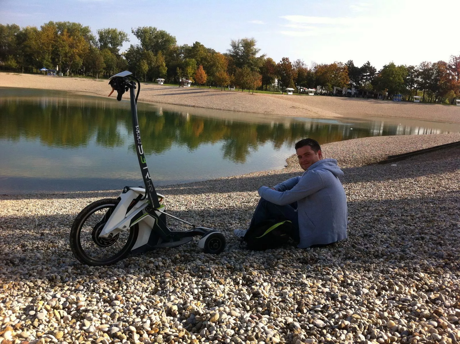 The big front wheel contains the hub motor which gets the S3tr moving