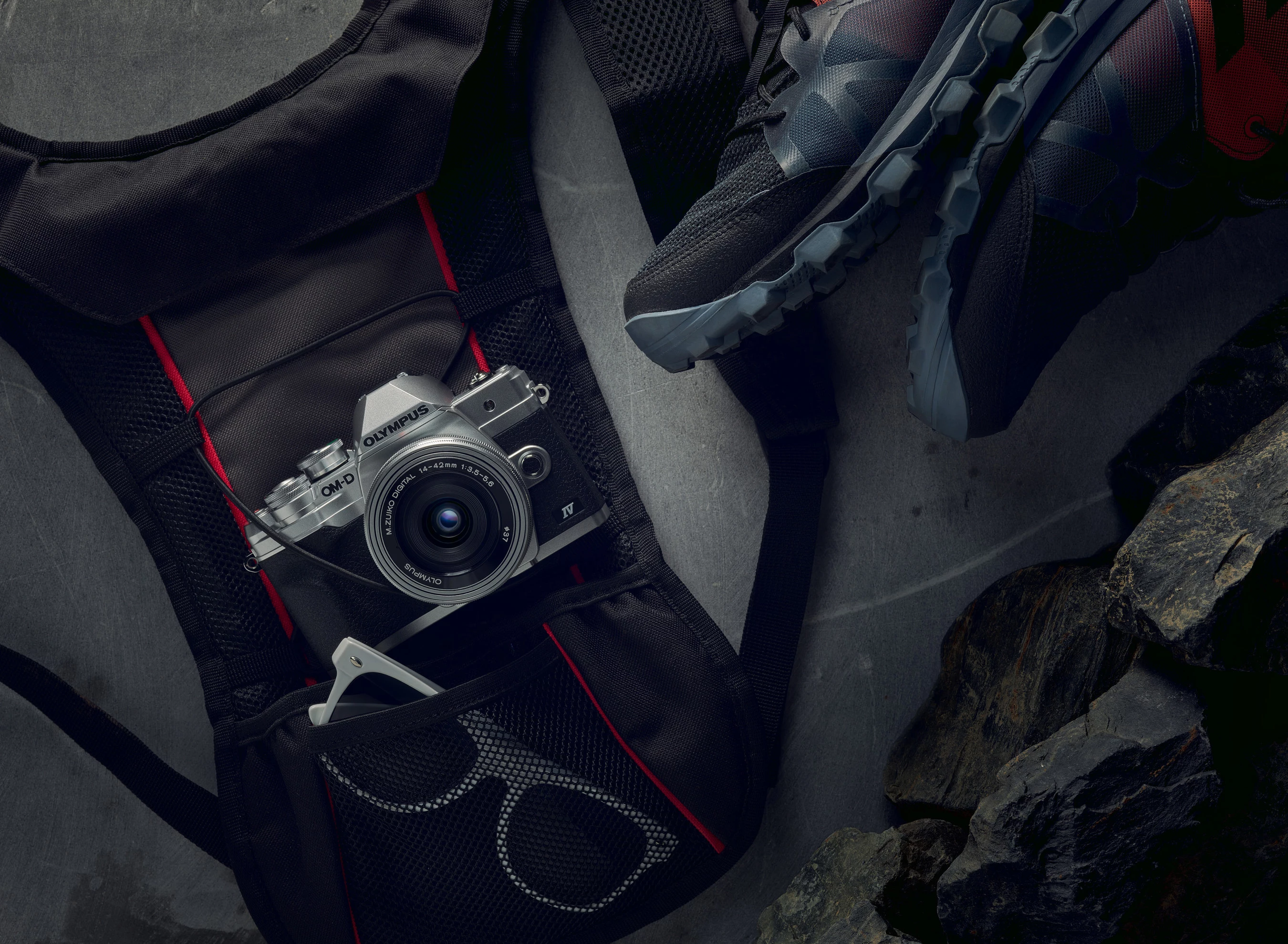 There are 28 scene modes, 16 art filters and other composition aids to make it easier for beginners to get a great shot with minimum effort