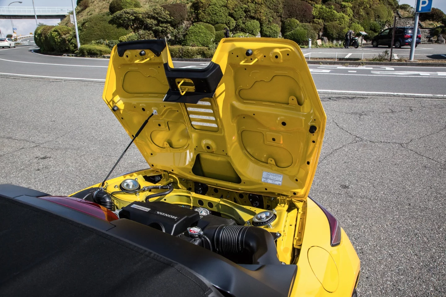 With the engine so close, you're able to hear and feel everything that's going on in the S660's motor