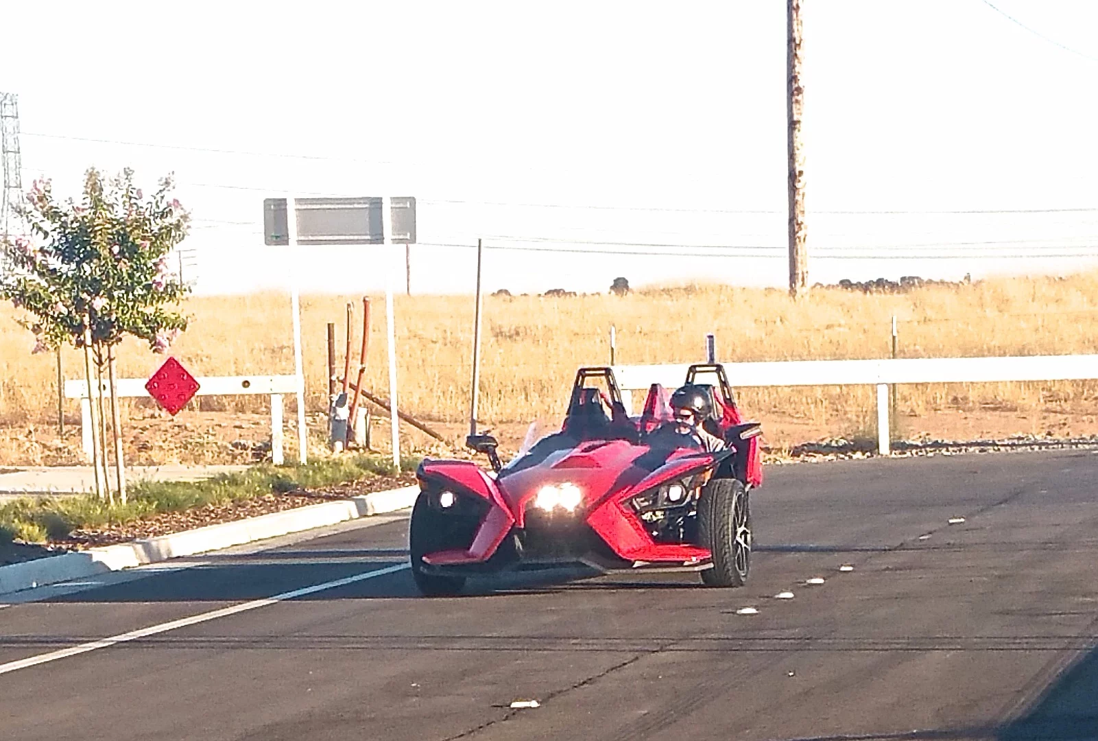 The Slingshot features dual sets of LED lights that come on automatically when you start the vehicle