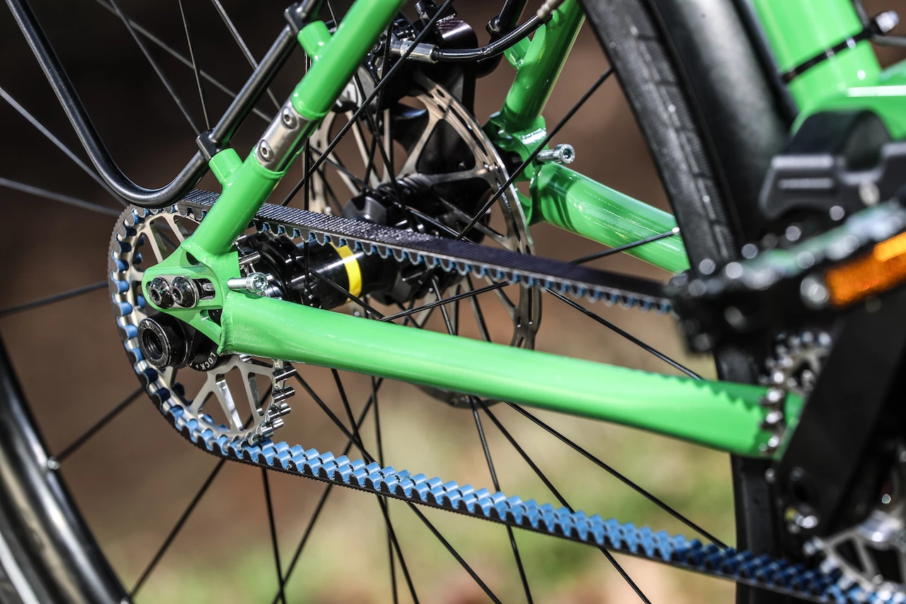 The Valeo system incorporates a belt drive instead of a chain