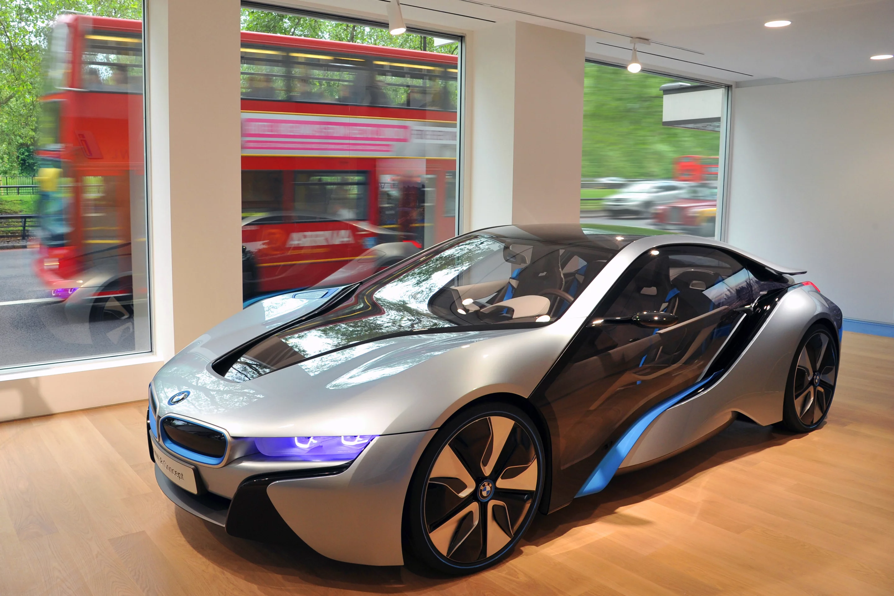 The new i Store showroom is described as a dedicated customer-oriented access point for its future range of electric vehicles and associated support solutions