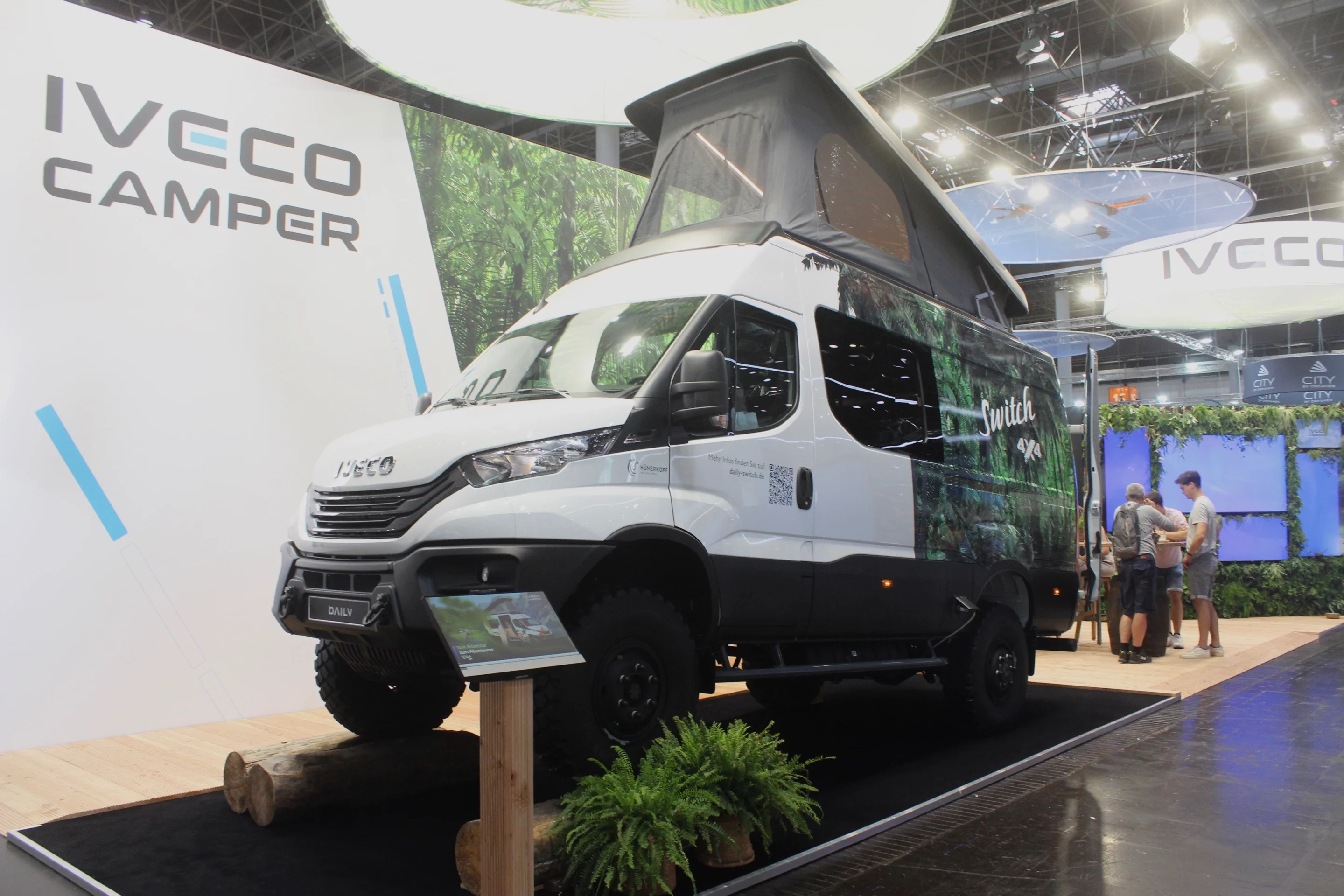 Iveco and Hunerkopf show the Daily Switch 4x4 at the 2024 Caravan Salon