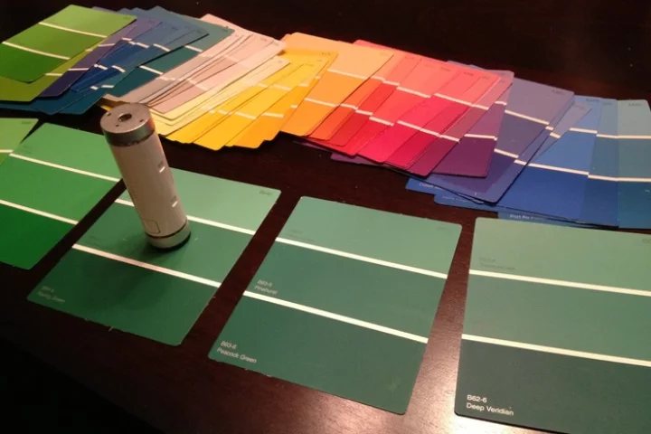 The NODE Chroma is an optical sensing device, that allows users to scan colors in their environment for reproduction in the form of graphics or paints