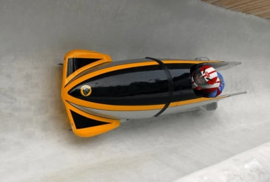 The RAF approached Lotus with the challenge to repair one of its competition sleds. The new and improved sled reached speeds of 135km/h, and finished third at the 2008 Inter-Services Ice Championships.