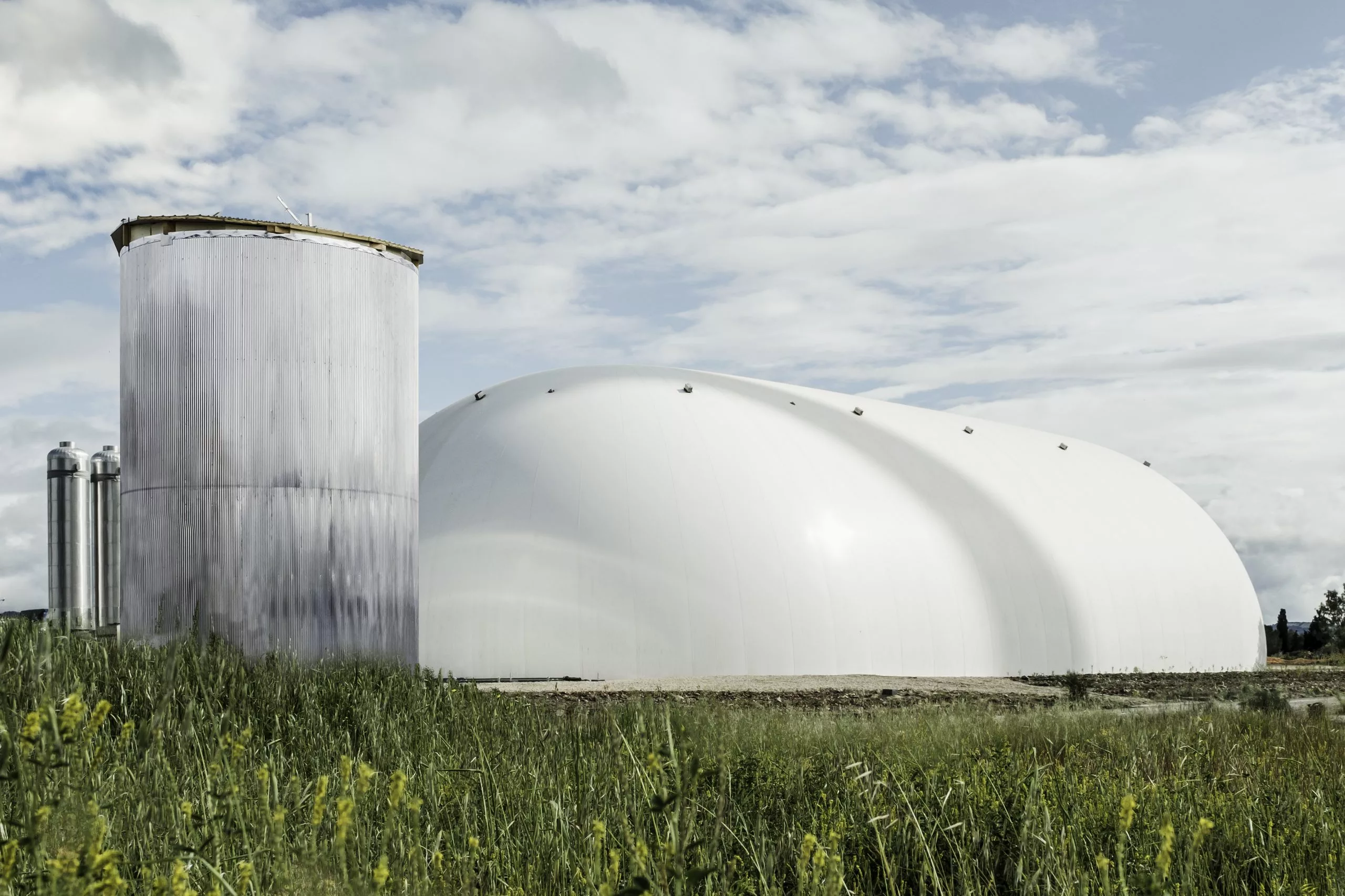 A year and a half ago, Energy Dome wasn't even a company. Now, it's built a 2.5-megawatt, 4 MWh pilot renewable energy storage system based on a fascinating CO2 battery technology that promises to be less than half the cost of lithium batteries
