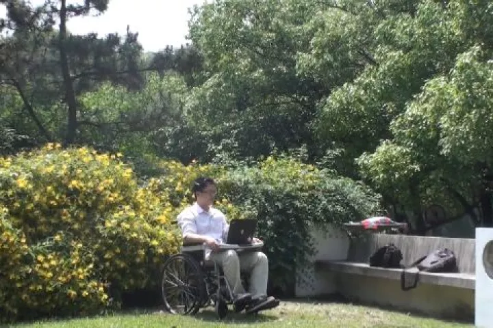 Researchers in China have produced a system to control a quad-rotor drone with the mind