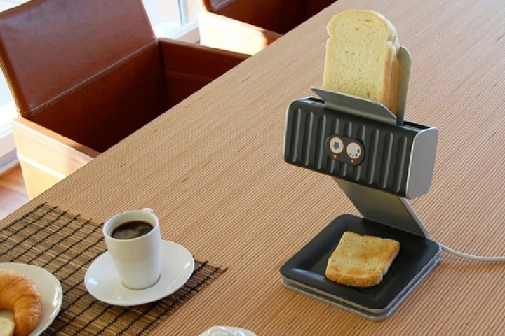 Printing Your Toast design concept from Othmar Muhlebach is designed to toast bread one slice at a time