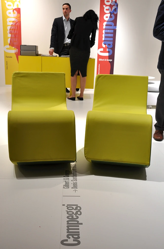 Gilbert & George can easily transform into twin rocking chairs or individual lounges (Photo: Edoardo Campanale/Gizmag.com)
