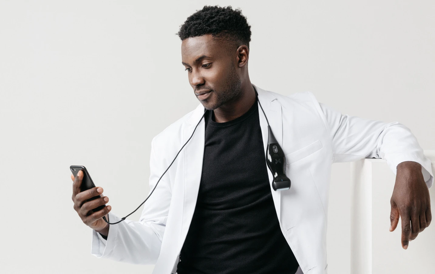 The device can fit in a doctor's pocket