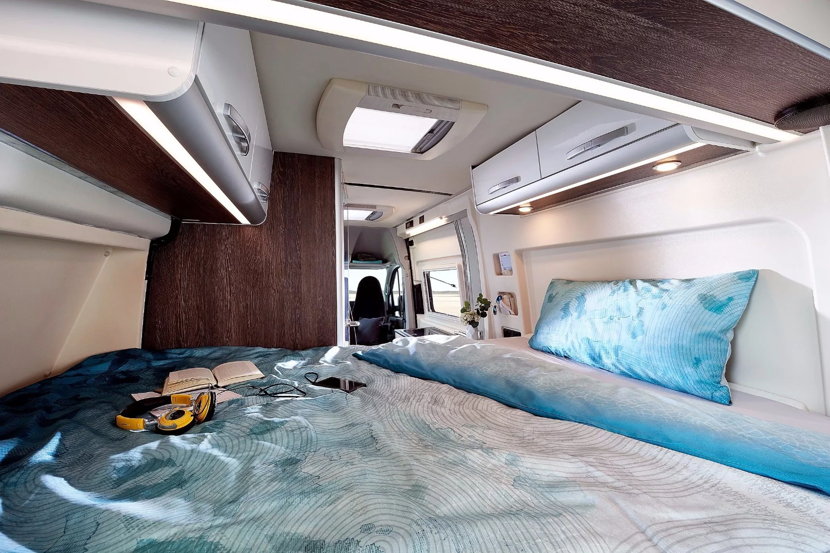 The bed can be used with or without the extension foot box