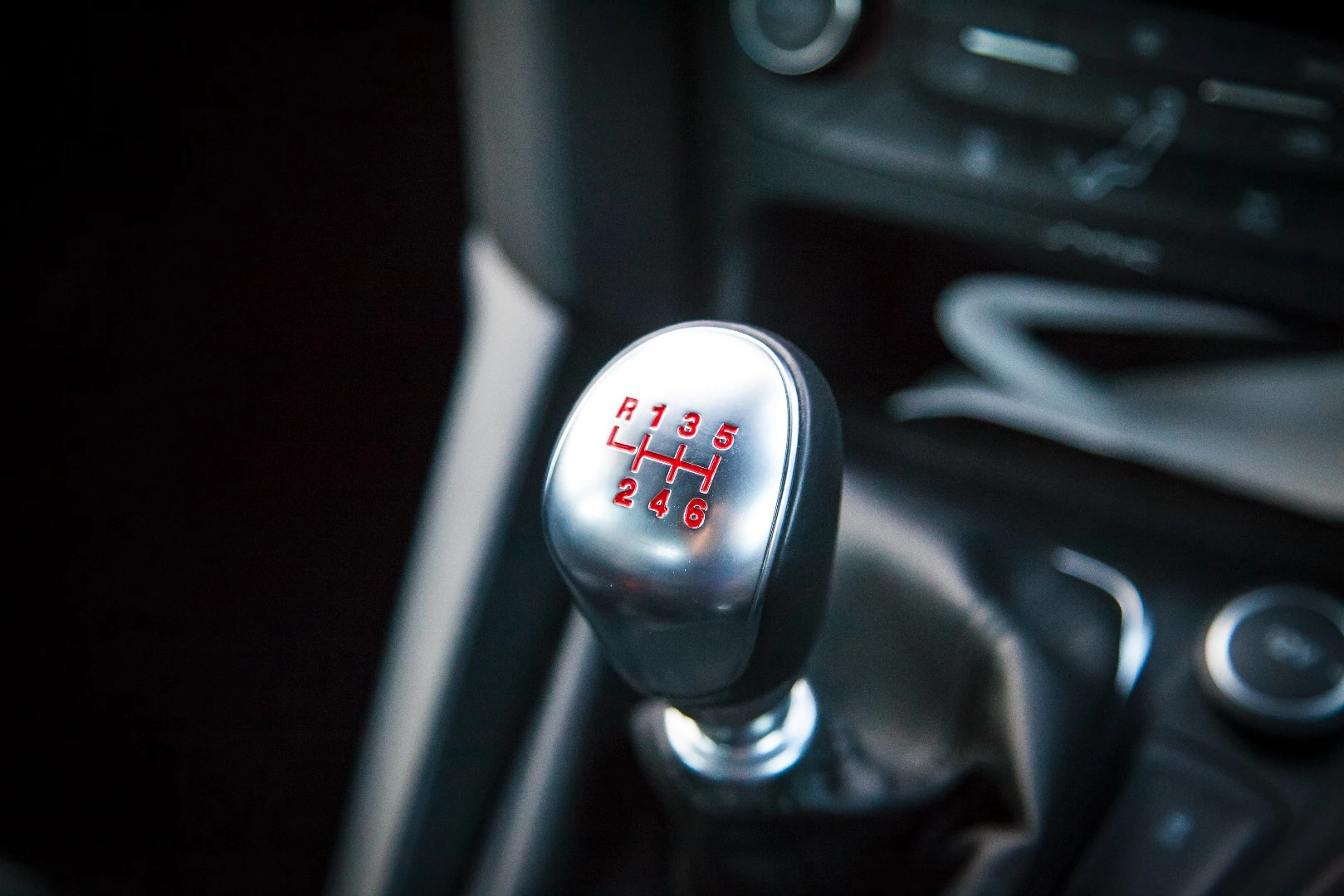 There's no automatic option, with Ford's slick-shifting six speeder the only option. Thankfully it's a beautiful gearbox, and well matched to the light clutch pedal