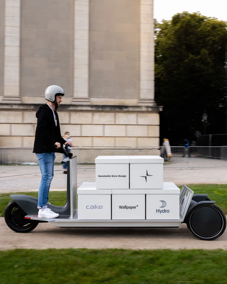 The Re:Move is powered by a 2.2-kWh battery pack