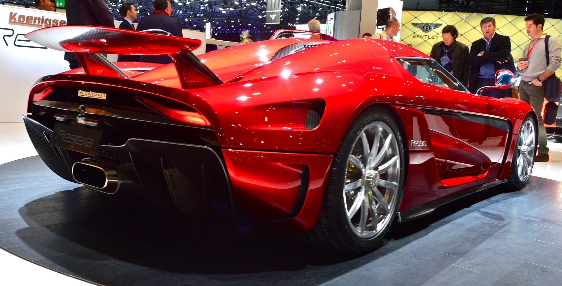The Regera's 5.0-liter twin-turbo V8 doesn't have the help of a gearbox, but instead relies on assistance from three electric motors