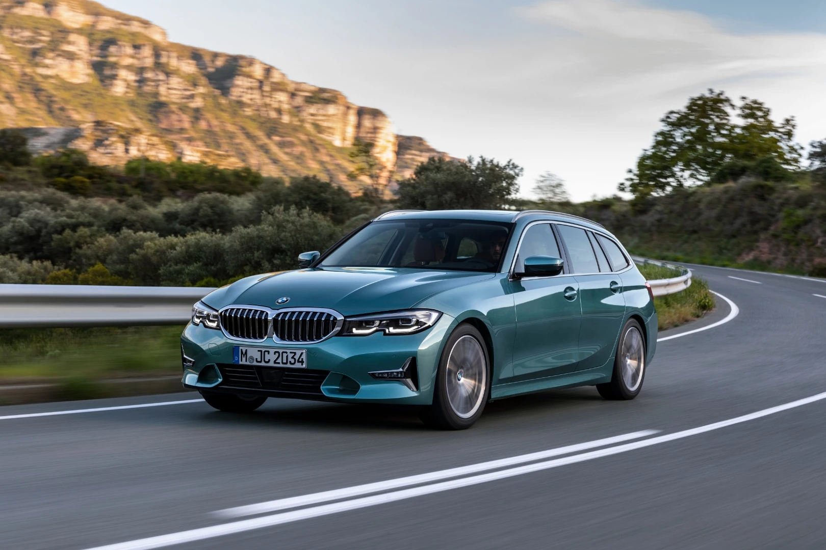 A plug-in hybrid variant of the 3 Series Touring will be available as the 330e Touring mid-year in 2020