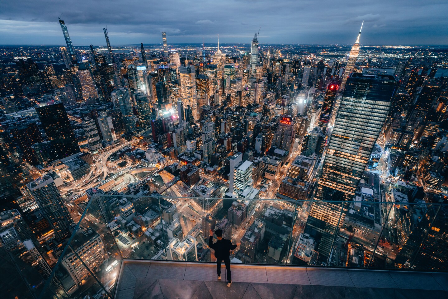 Edge Viewing Point Lets Visitors See Nyc From Above