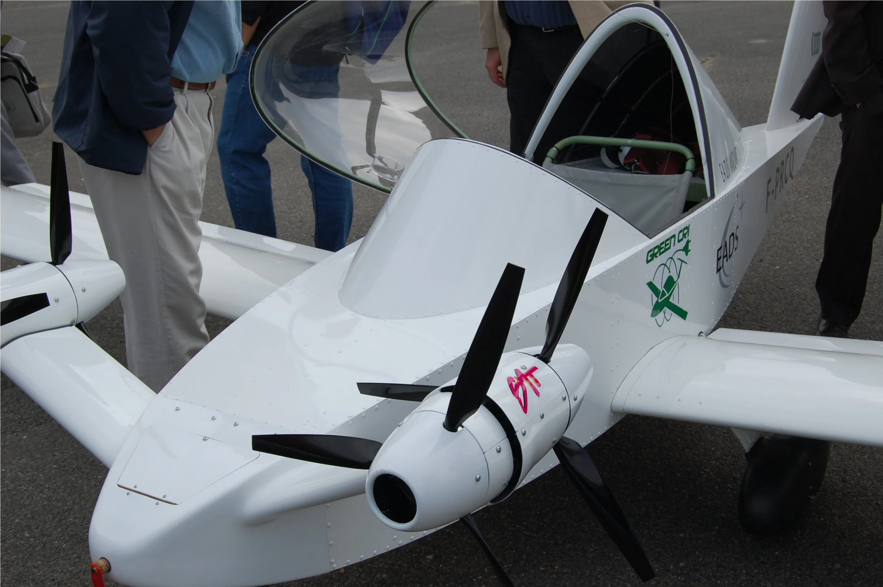 When the maiden flight does happen it is expected that the aircraft will achieve 30 minutes of cruise flight at 110kph or 15 minutes of aerobatics at up to 250kph on a single hour-long charge of the batteries