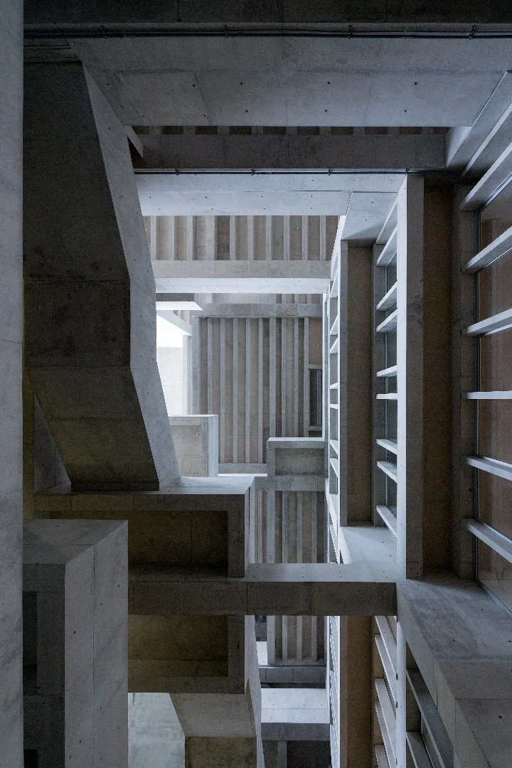 UTEC is conceived as a concrete cliff, with larger sections such as meeting spaces placed nearest the ground, and teaching spaces and administration offices positioned on the higher levels