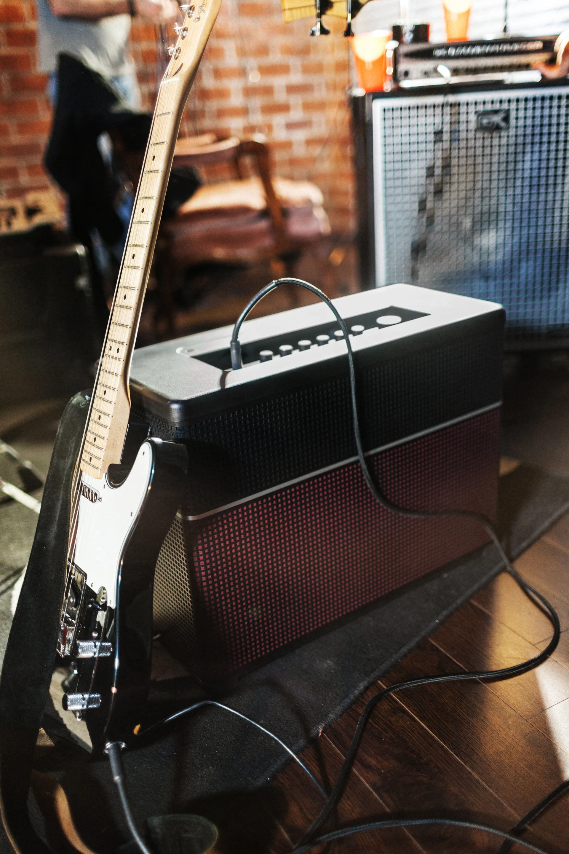 The high performance guitar doubles as the "best-sounding Bluetooth stereo speaker system ever built," and gets some serious feature and functionality boosts via an iOS app