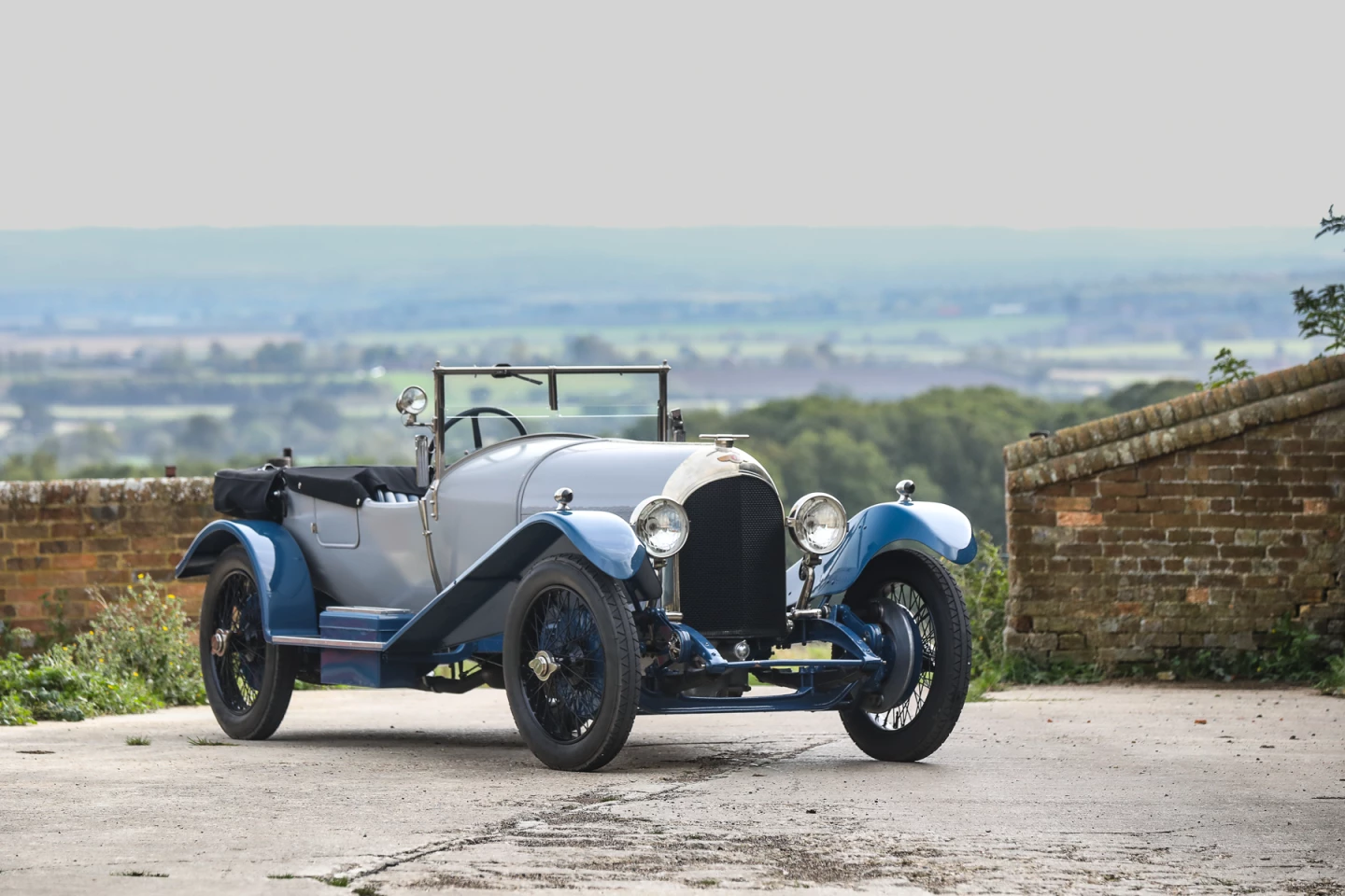 1927 Bentley 3 Litre Speed Model Sports Tourer | Sale price including Buyers Premium: £345,000 | $458,305 | Estimate: £350,000 – £450,000 | $465,000 to $600,000 | Lot 1 | Gooding & Company Passion of a Lifetime, Hampton Court Palace | 5 September, 2020