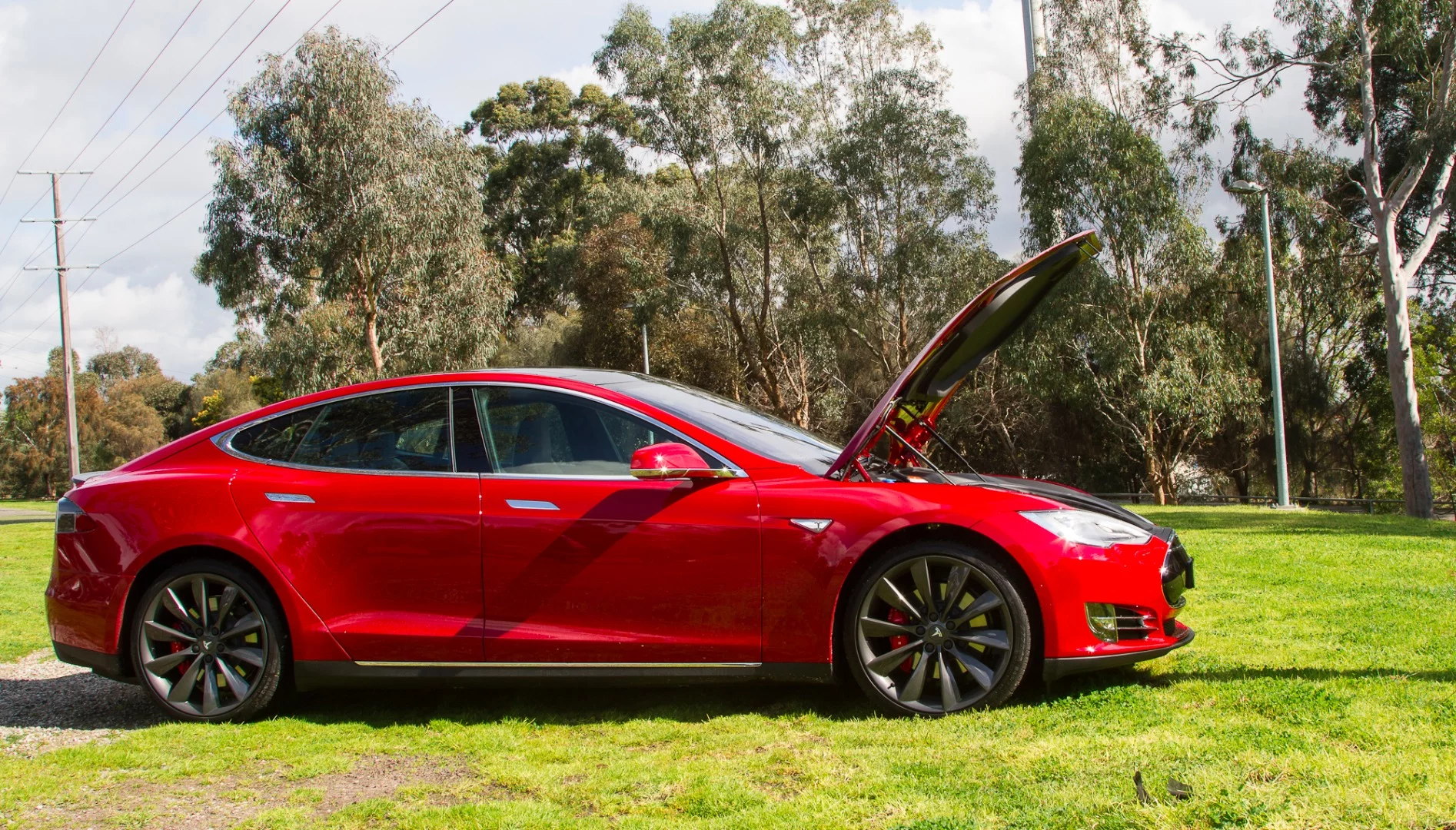There is no engine under that bonnet, instead Tesla has given the car a "Frunk"