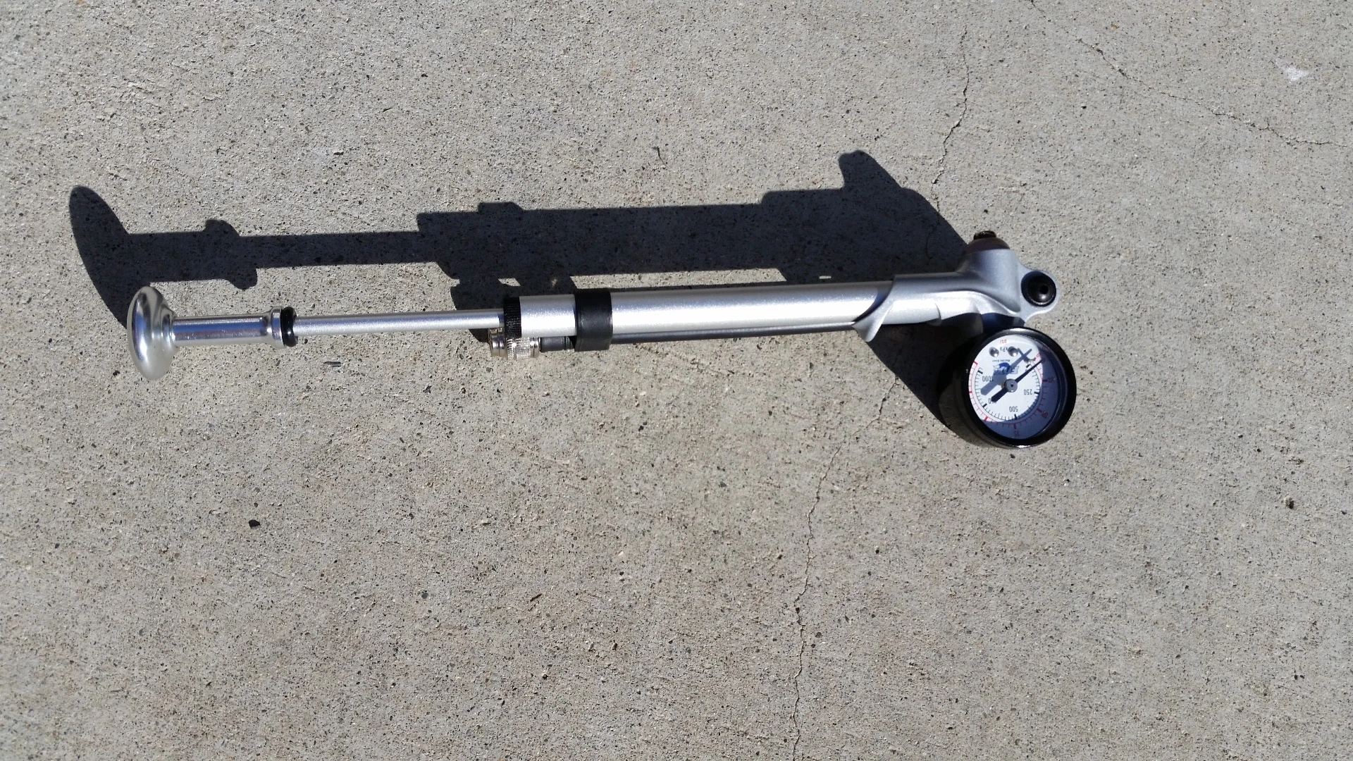 The rear shock on the Indian Springfield can be adjusted with a relatively simple air pump