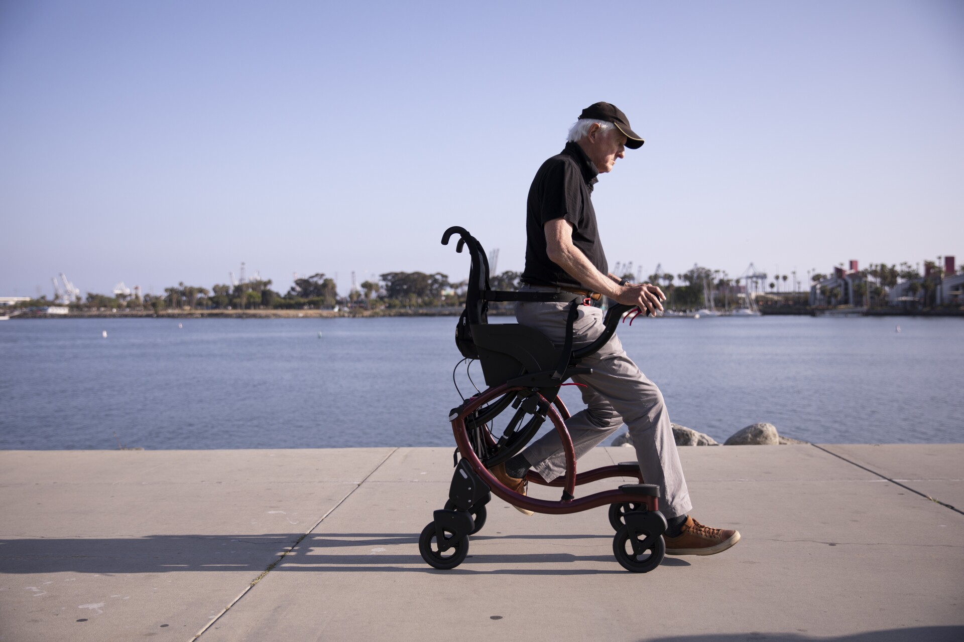 Steadicam inventor turns his attention to mobility aids, with the Zeen