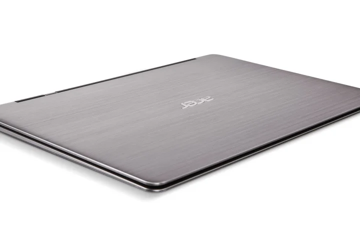 Acer has unveiled its first 13.3-inch Ultrabook at IFA 2011 - the Aspire S3, which we got the chance to have a closer look at, and were left less than impressed