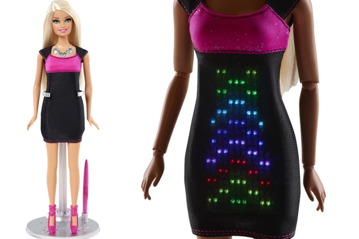 Barbie Digital Dress can be illuminated by 114 tri-color LEDs