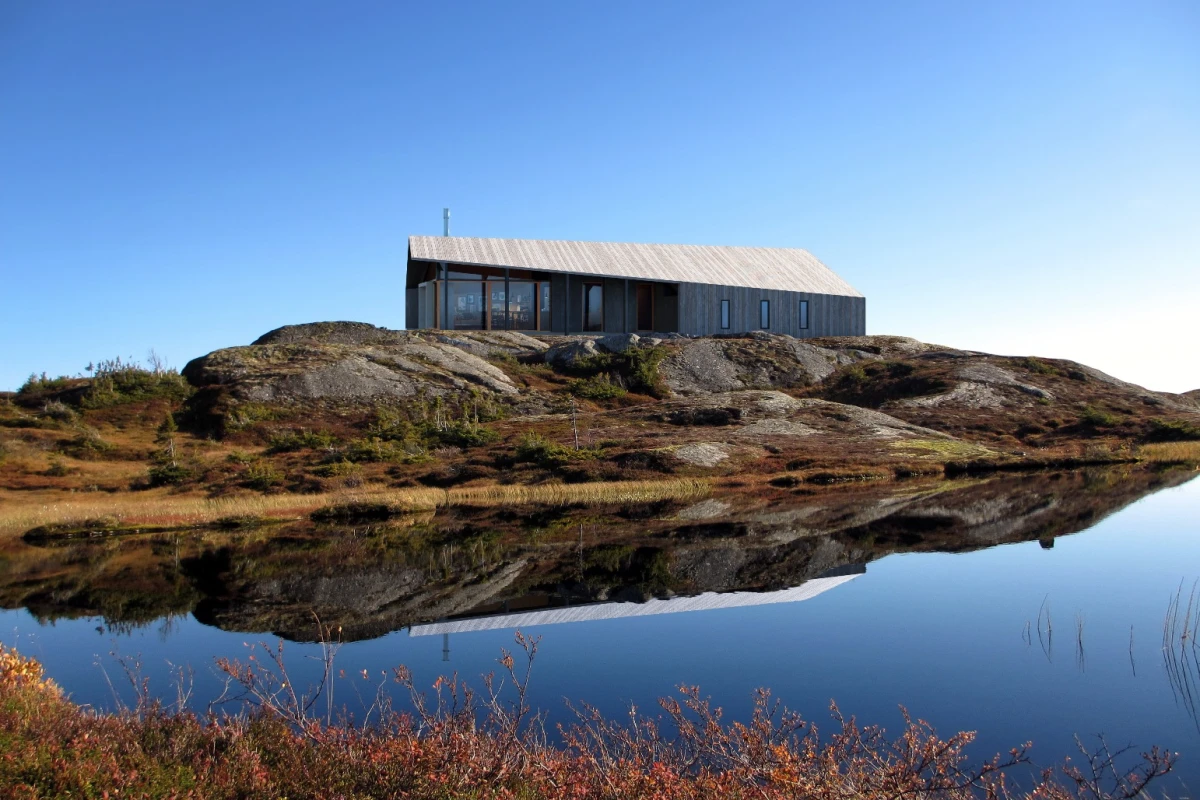 The cabin is named Gapahuk, which is the name of an improvised Norwegian shelter