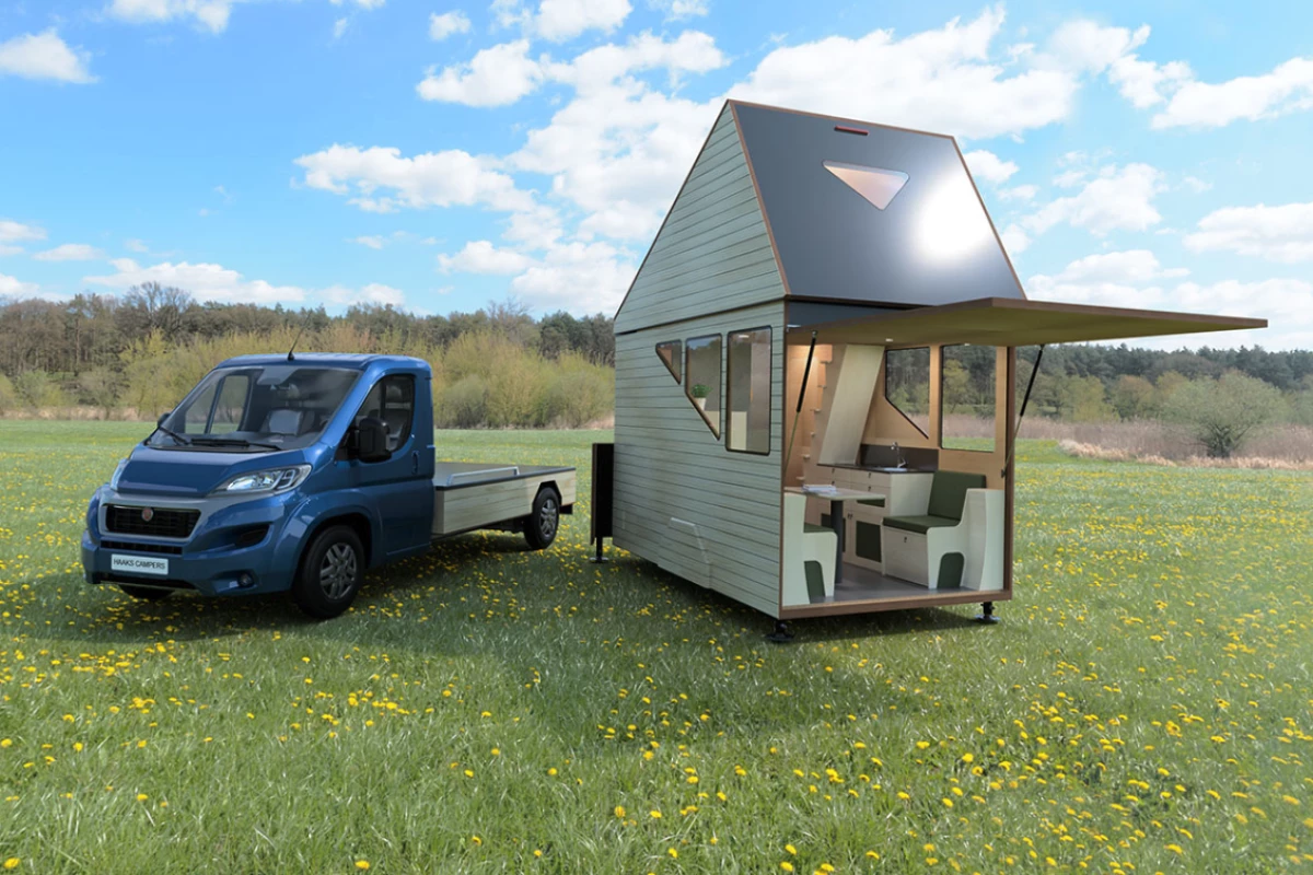Upon arrival, the Opperland easily removes from the Ducato, serving as a tiny-home-like wilderness hut
