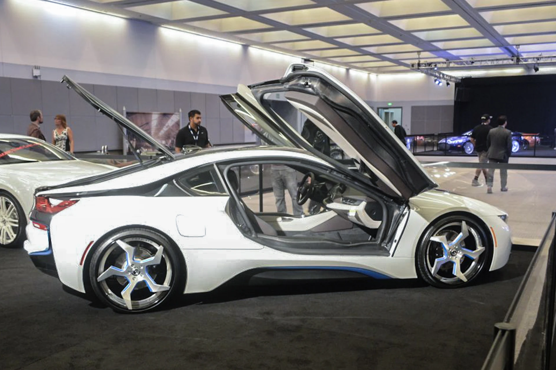 The BMW i8 spreads its wings (Photo: C.C. Weiss/Gizmag.com)
