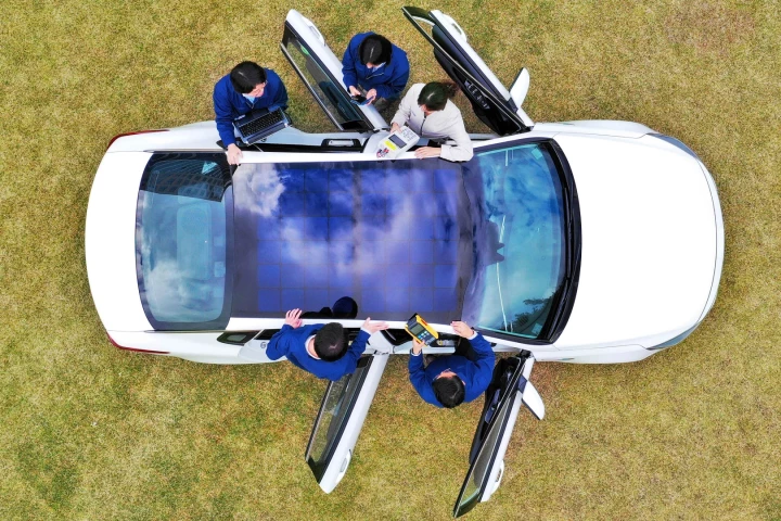 Hyundai will launch its first solar roofs sometime after 2019