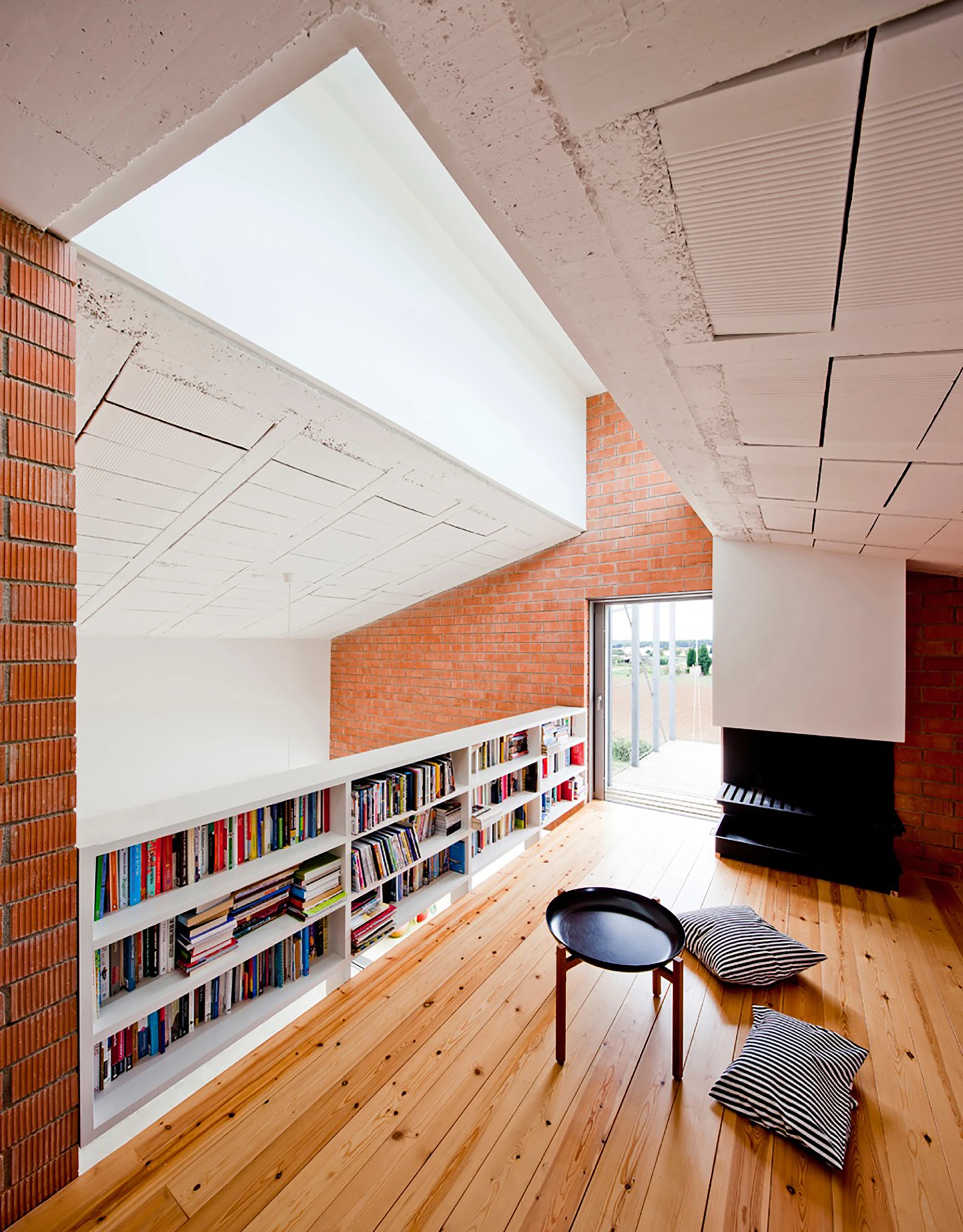The two-story home comprises a total floorspace of 300 sq m (3,229 sq ft) (Photo: Anna & Eugeni Bach)