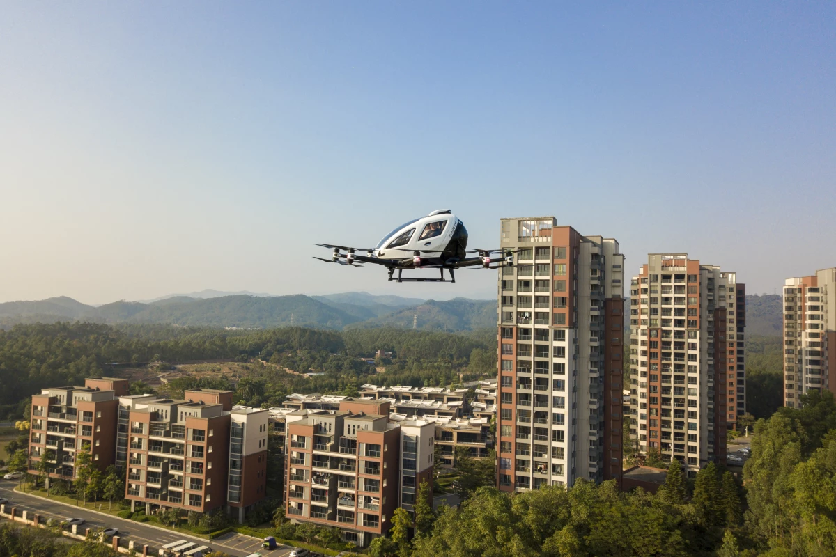 The aerial sightseeing trial is open to residents of the Forest Lake project in the popular tourist destination of Zhaoqing city in southern China