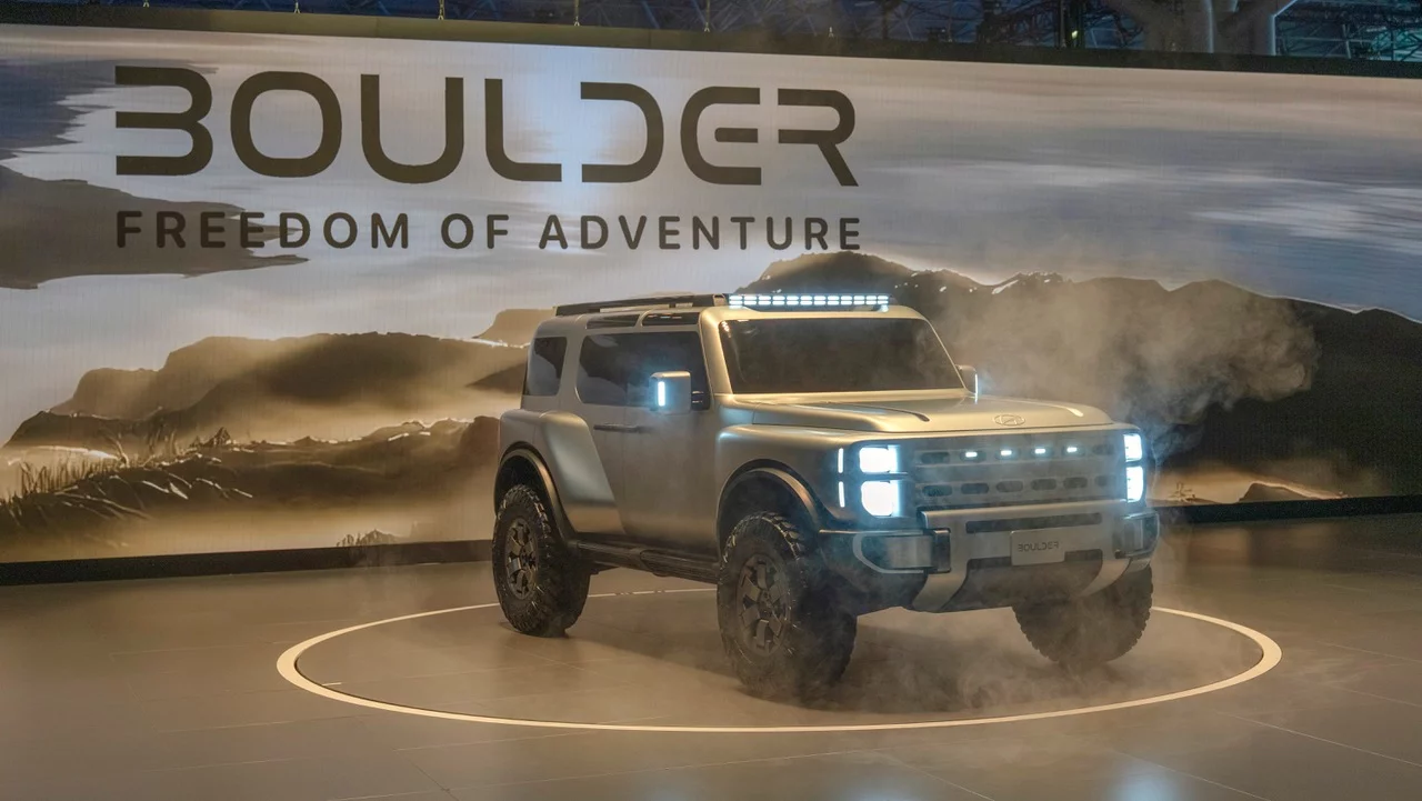 The Boulder was revealed to the world at the New York Auto Show like a declaration of war on Ford’s Bronco and Jeep’s Wrangler
