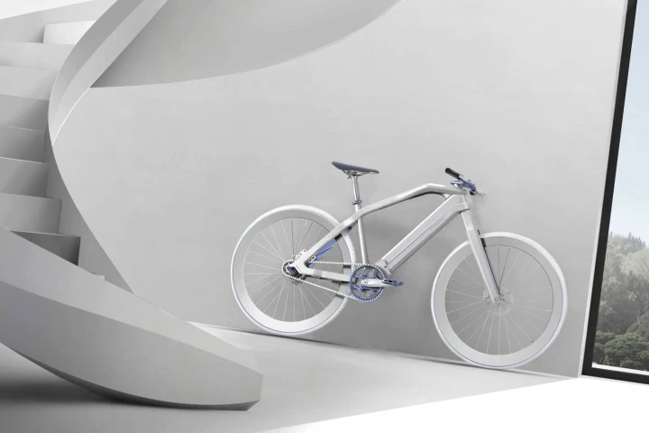 Pininfarina's Evoluzione offers a more integrated look