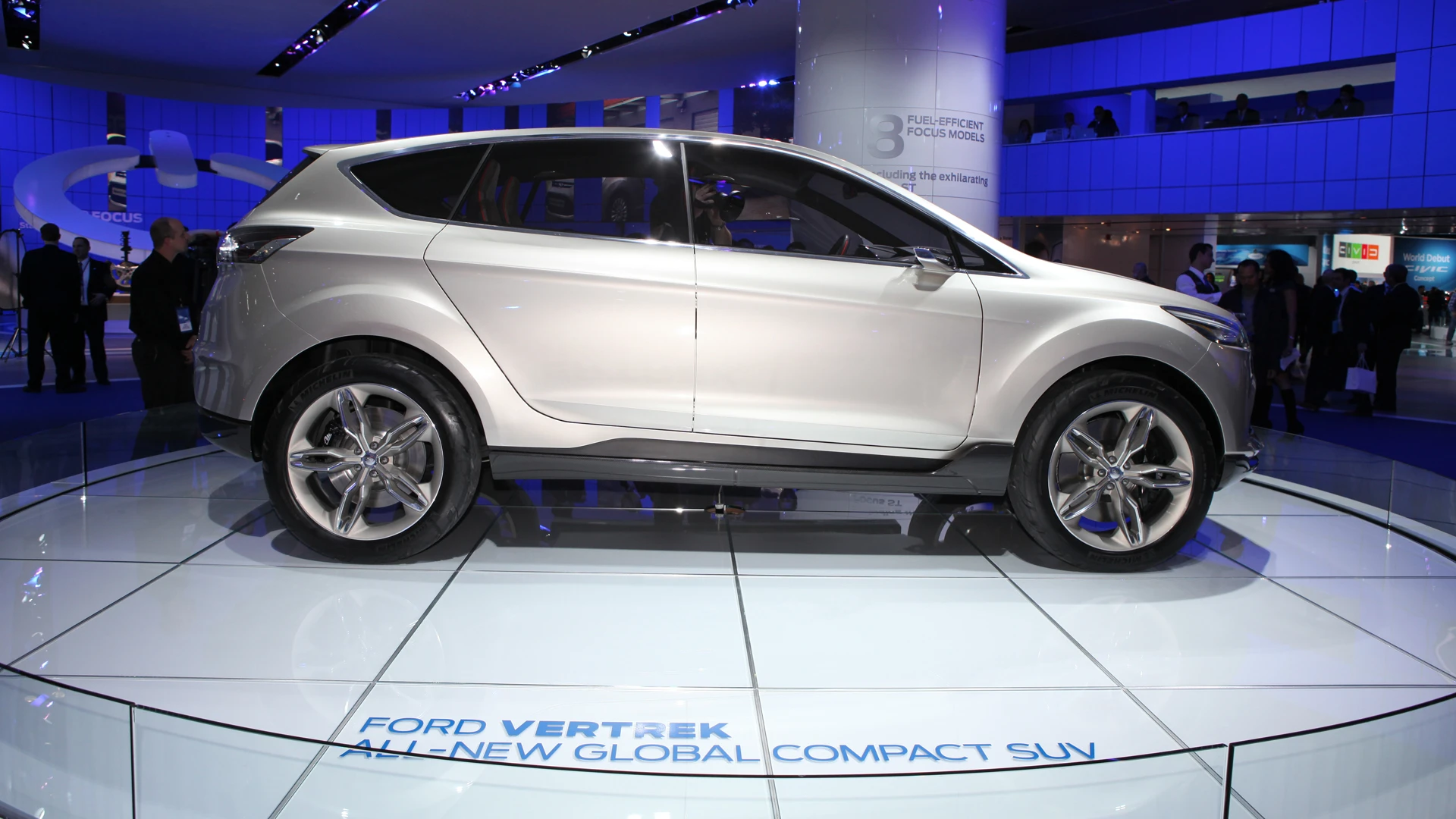 This Monday at the Detroit Auto Show 2011, Ford introduced the public to its Vertrek compact SUV concept