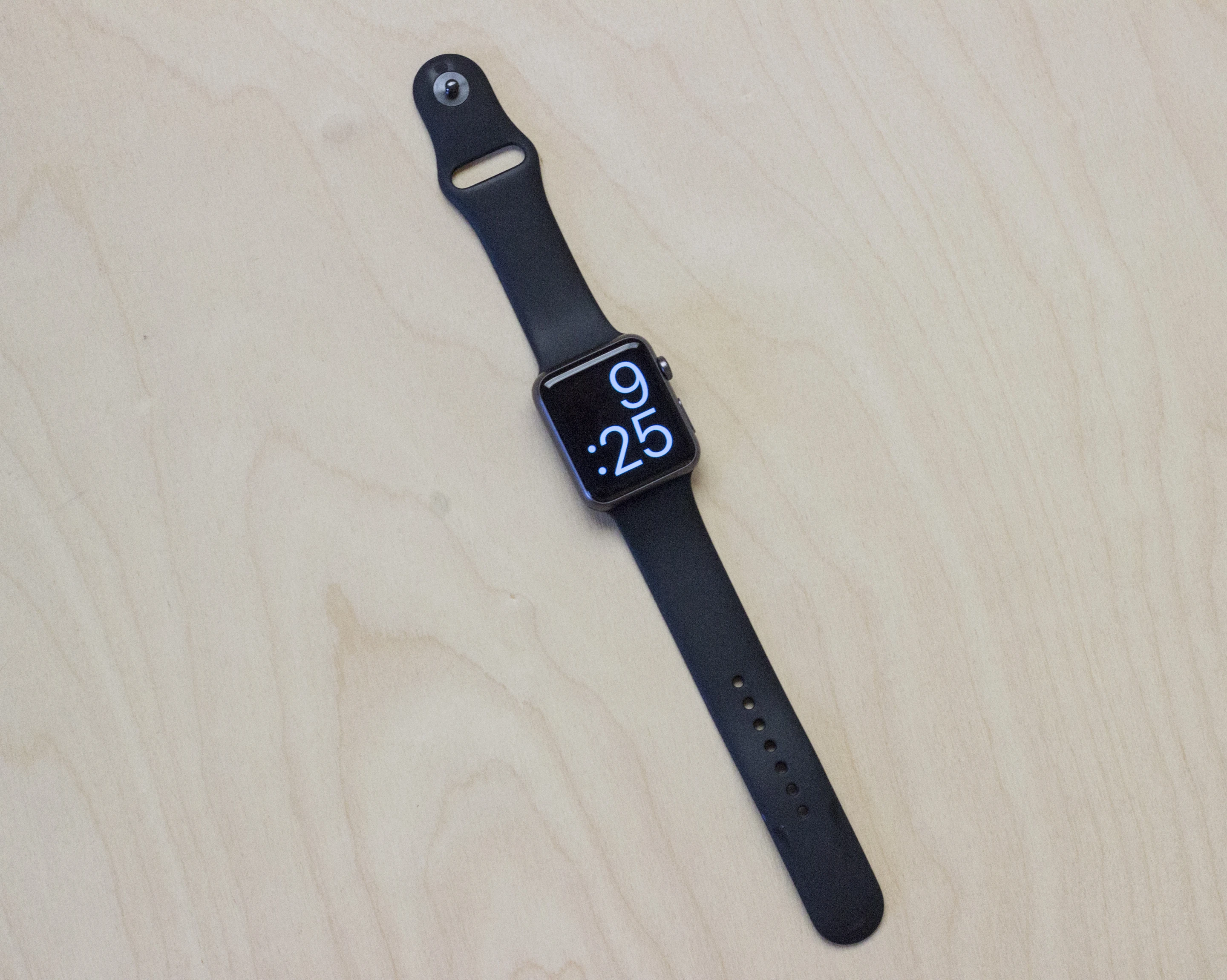 An outstretched Apple Watch (Photo: Will Shanklin/Gizmag.com)