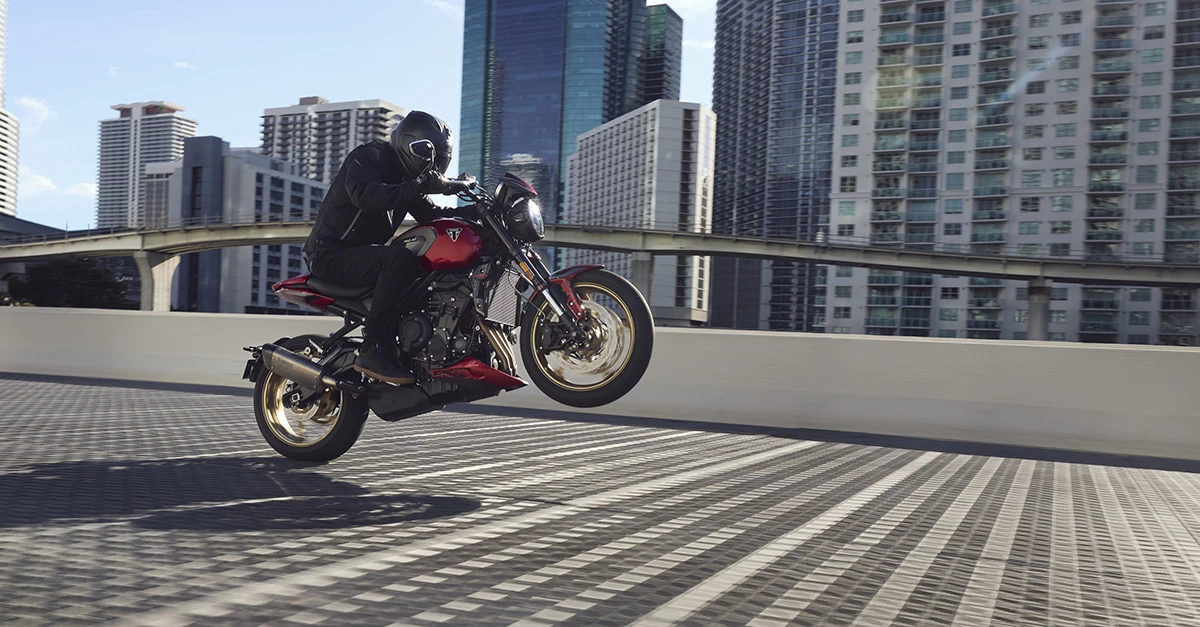 With 113 hp on tap, the Trident 800 is going to be a hoot