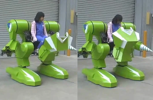 The Kidswalker NT features a new protected cockpit that folds up and down