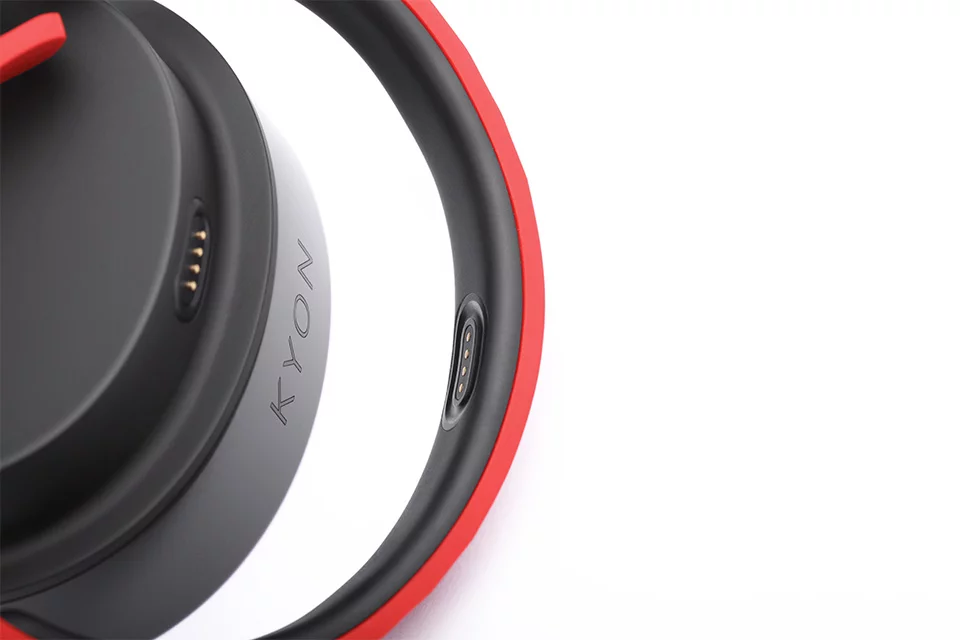 Despite the multitude of sensors jammed inside, the Kyon collar is still slim